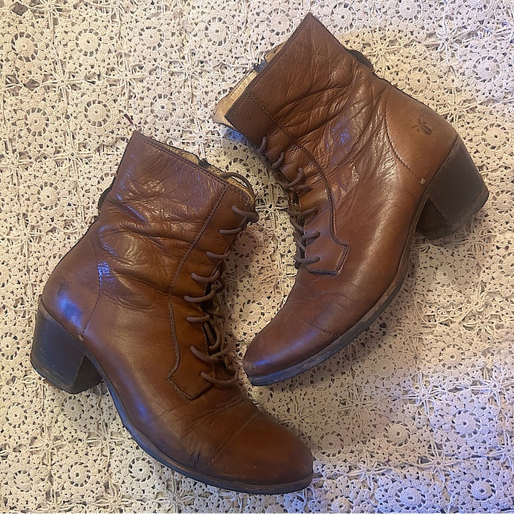 🍁Frye “Courtney” Boots🍁